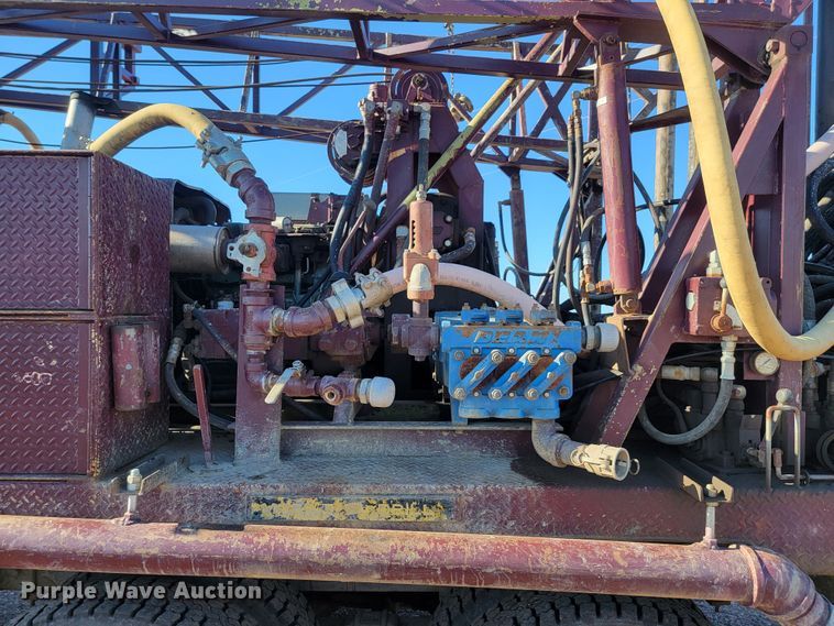 image for item JC9612 1984 Ford FT8000  drilling rig truck