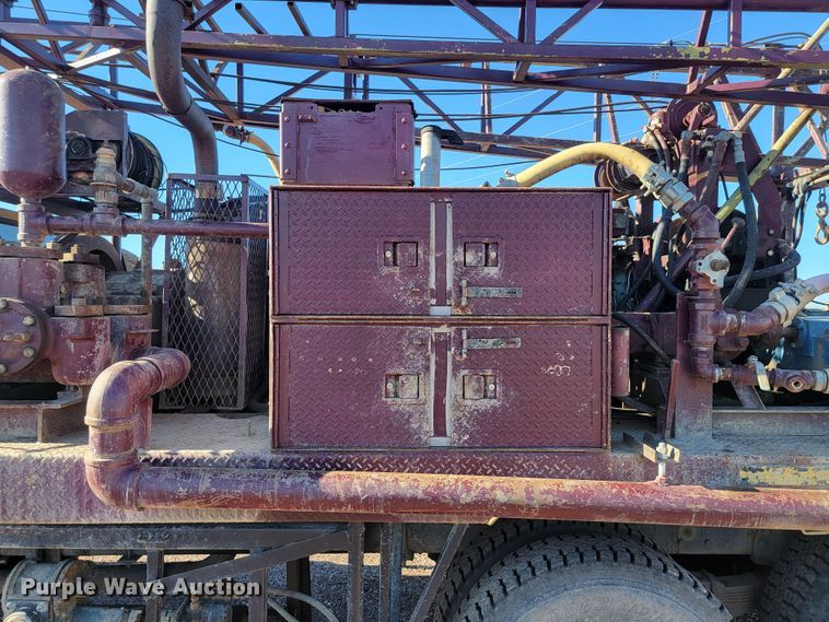 image for item JC9612 1984 Ford FT8000  drilling rig truck