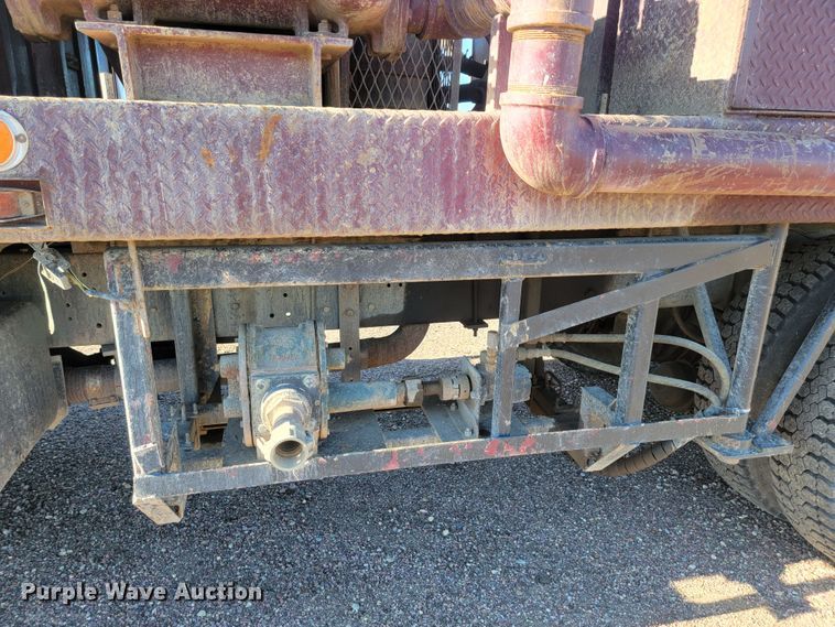 image for item JC9612 1984 Ford FT8000  drilling rig truck