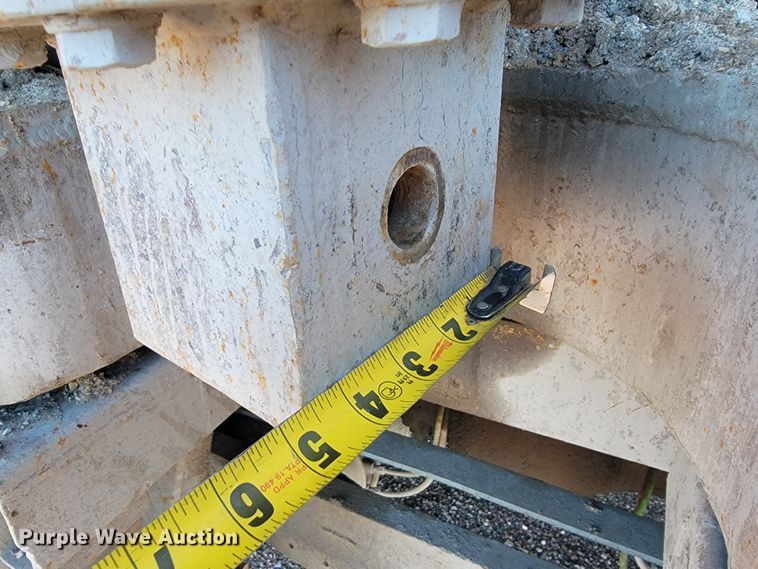 image for item JC9612 1984 Ford FT8000  drilling rig truck