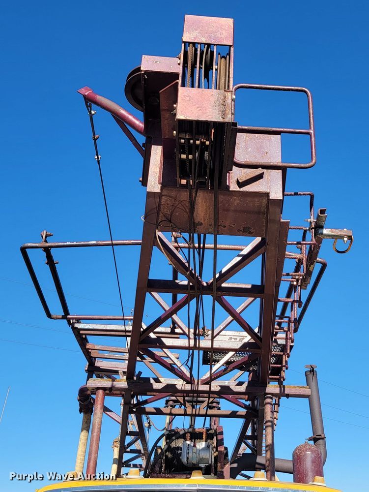 image for item JC9612 1984 Ford FT8000  drilling rig truck