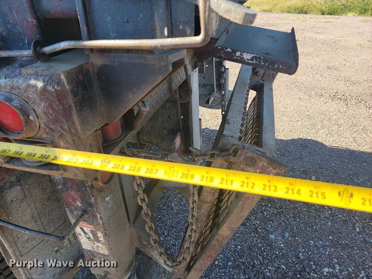 image for item JC9612 1984 Ford FT8000  drilling rig truck