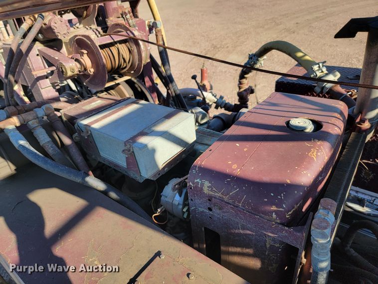 image for item JC9612 1984 Ford FT8000  drilling rig truck