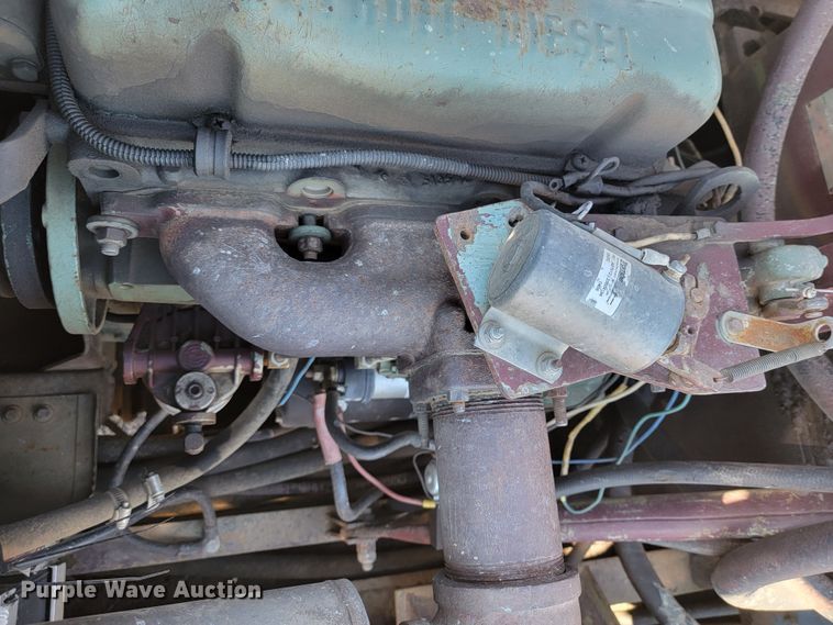 image for item JC9612 1984 Ford FT8000  drilling rig truck