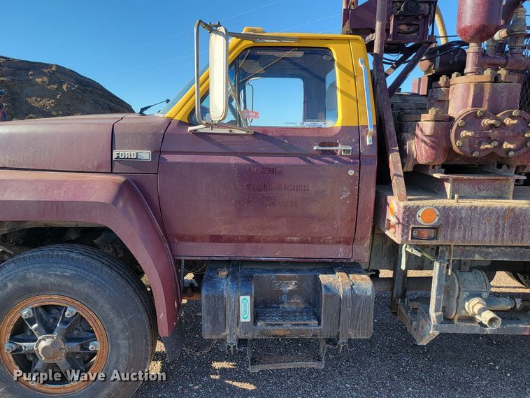 image for item JC9612 1984 Ford FT8000  drilling rig truck