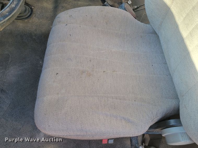 image for item JC9612 1984 Ford FT8000  drilling rig truck