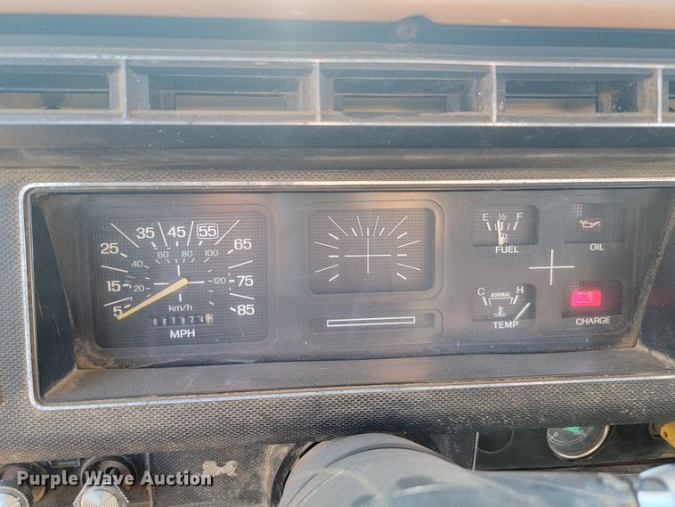 image for item JC9612 1984 Ford FT8000  drilling rig truck