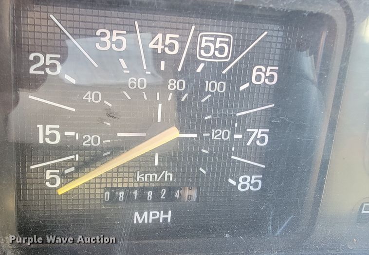 image for item JC9612 1984 Ford FT8000  drilling rig truck