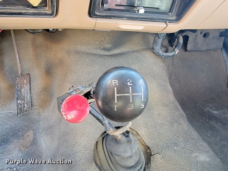 image for item JC9612 1984 Ford FT8000  drilling rig truck