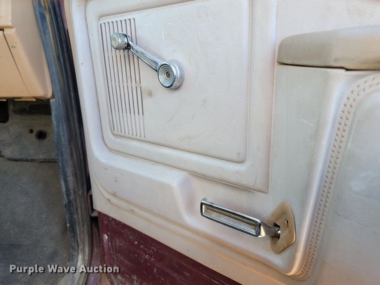 image for item JC9612 1984 Ford FT8000  drilling rig truck