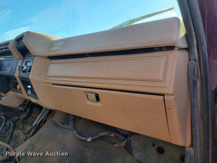 image for item JC9612 1984 Ford FT8000  drilling rig truck