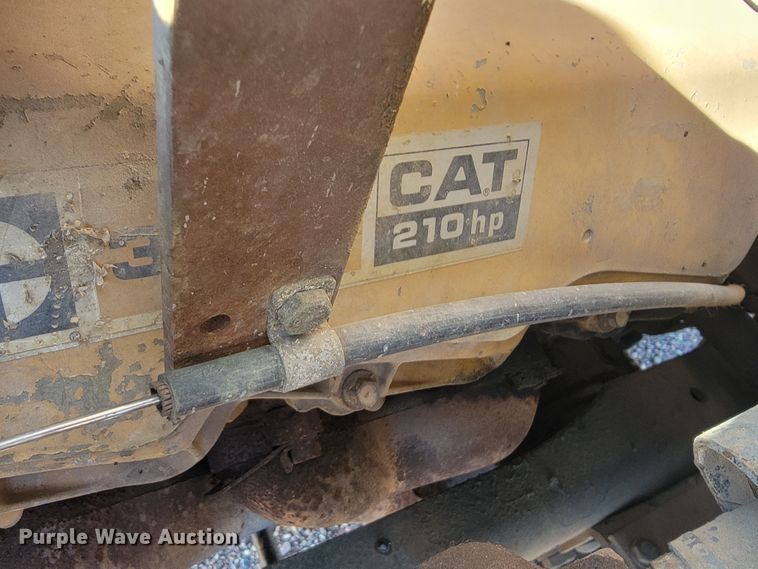 image for item JC9612 1984 Ford FT8000  drilling rig truck