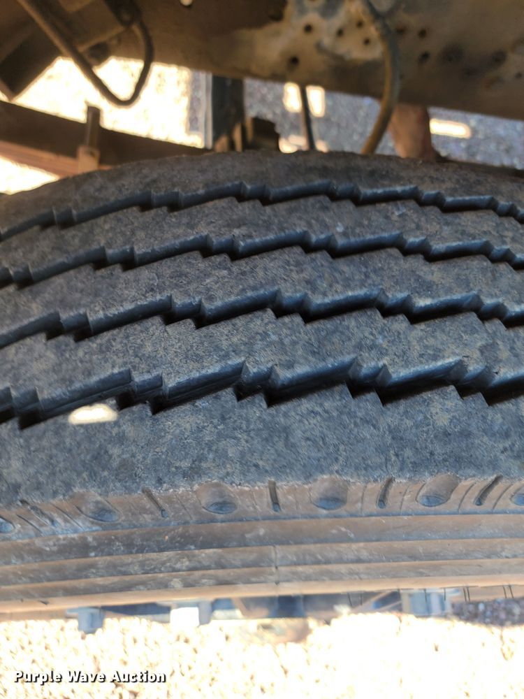 image for item JC9612 1984 Ford FT8000  drilling rig truck