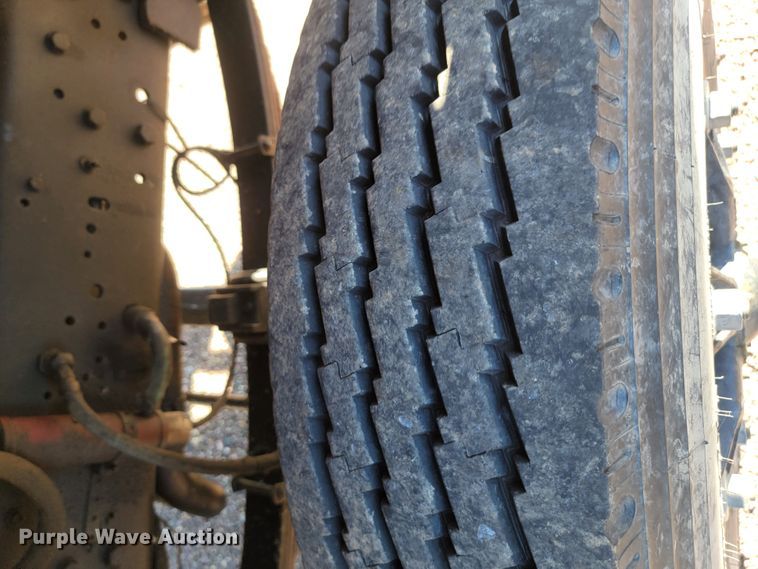 image for item JC9612 1984 Ford FT8000  drilling rig truck