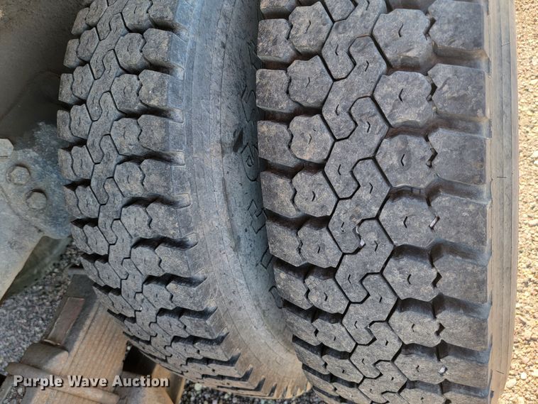 image for item JC9612 1984 Ford FT8000  drilling rig truck