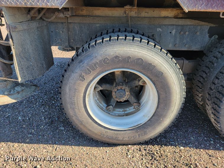 image for item JC9612 1984 Ford FT8000  drilling rig truck