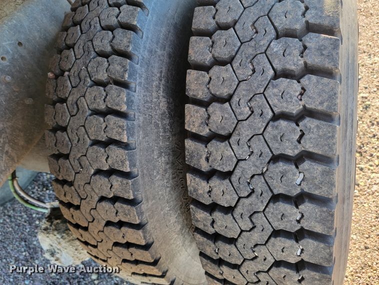 image for item JC9612 1984 Ford FT8000  drilling rig truck