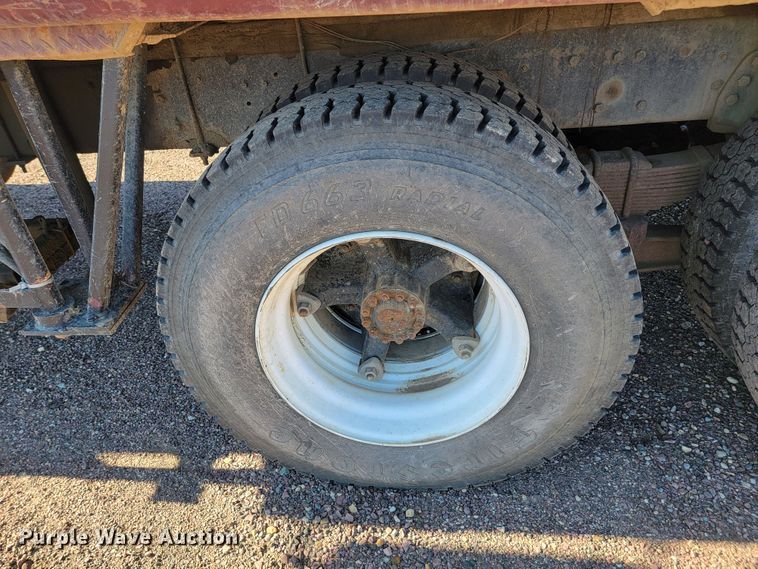 image for item JC9612 1984 Ford FT8000  drilling rig truck