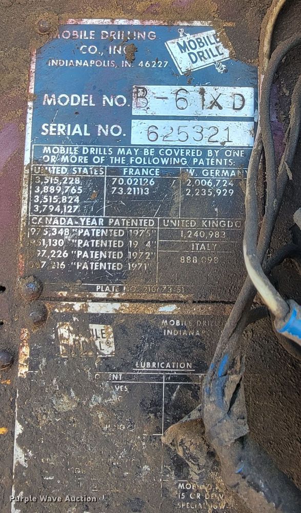 image for item JC9612 1984 Ford FT8000  drilling rig truck