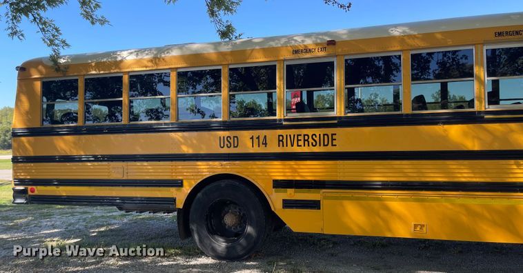 image for item JD9337 2000 Freightliner  school bus