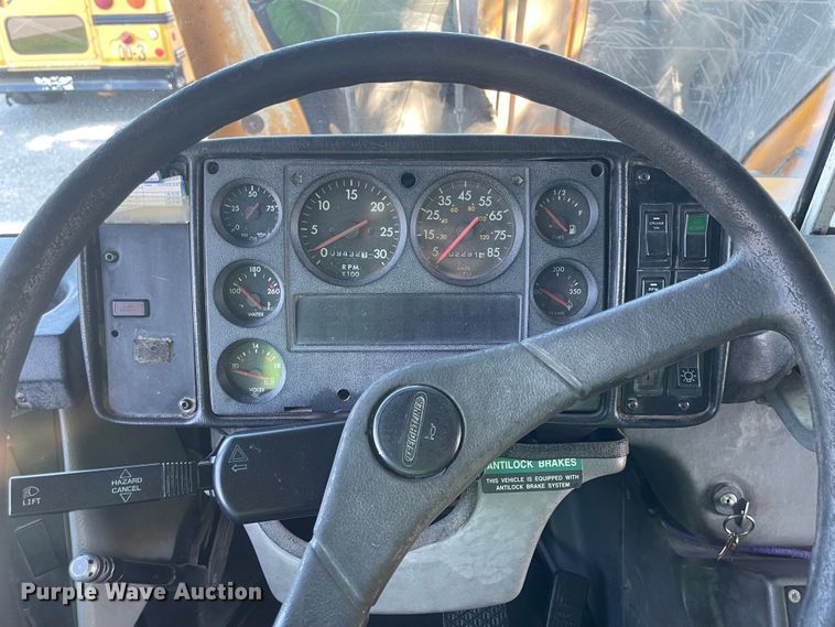 image for item JD9337 2000 Freightliner  school bus