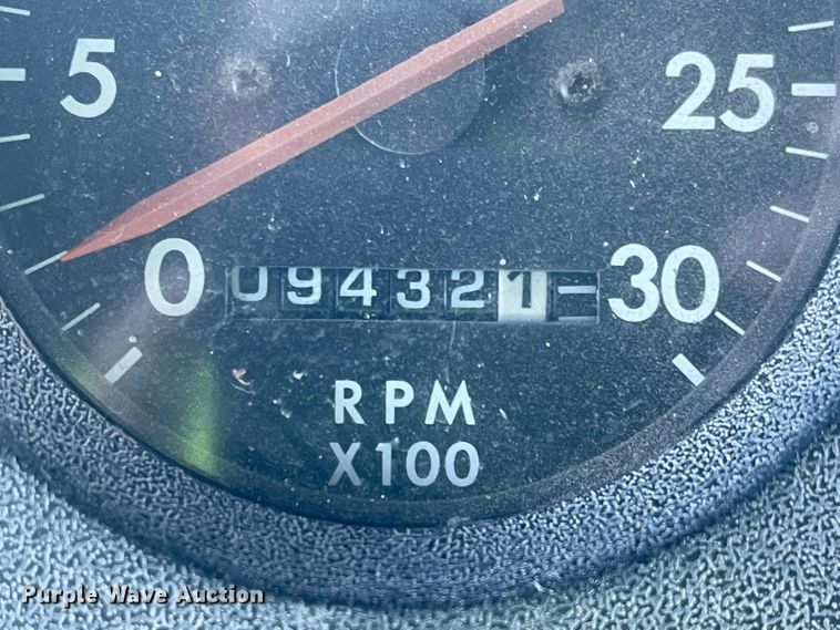 image for item JD9337 2000 Freightliner  school bus