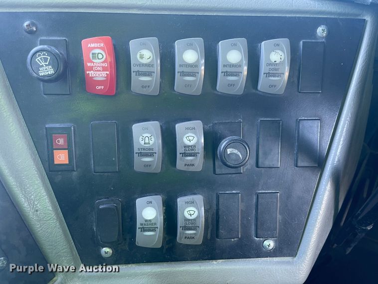 image for item JD9337 2000 Freightliner  school bus