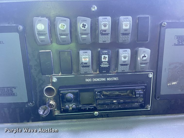 image for item JD9337 2000 Freightliner  school bus