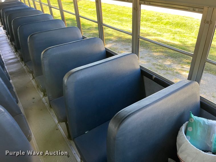 image for item JD9337 2000 Freightliner  school bus