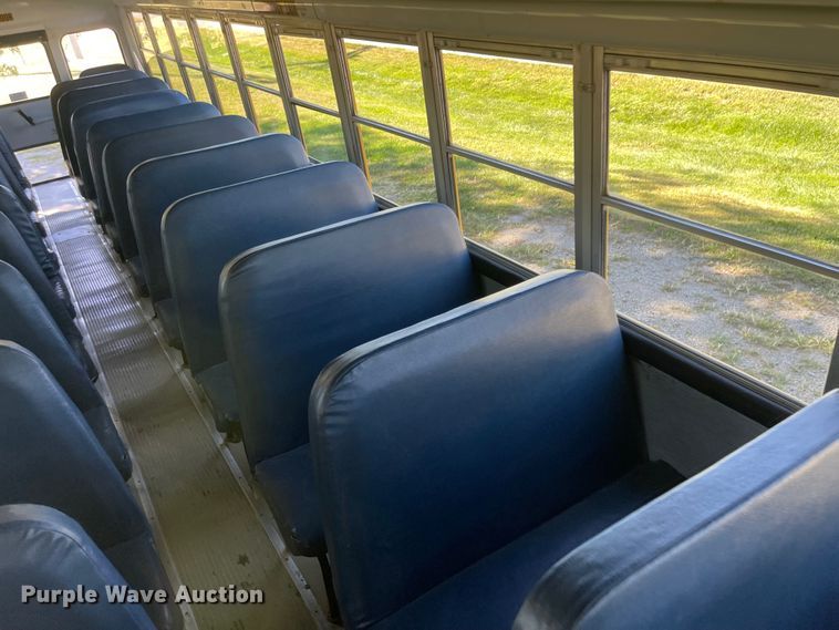 image for item JD9337 2000 Freightliner  school bus