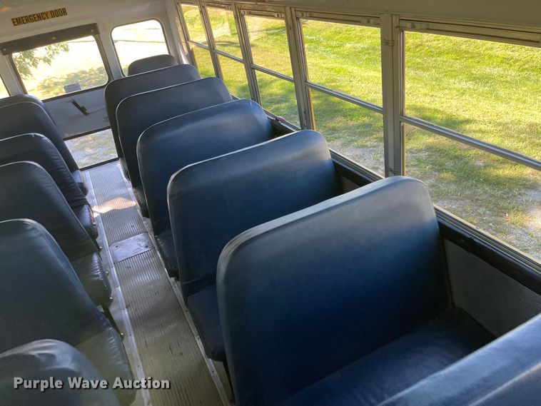 image for item JD9337 2000 Freightliner  school bus