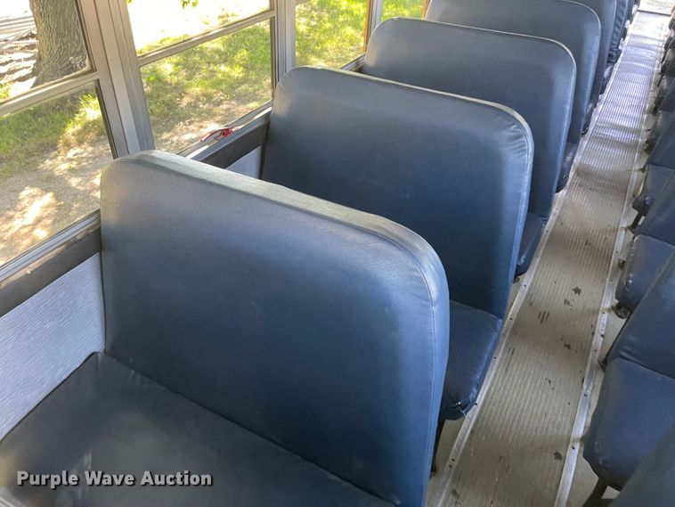 image for item JD9337 2000 Freightliner  school bus