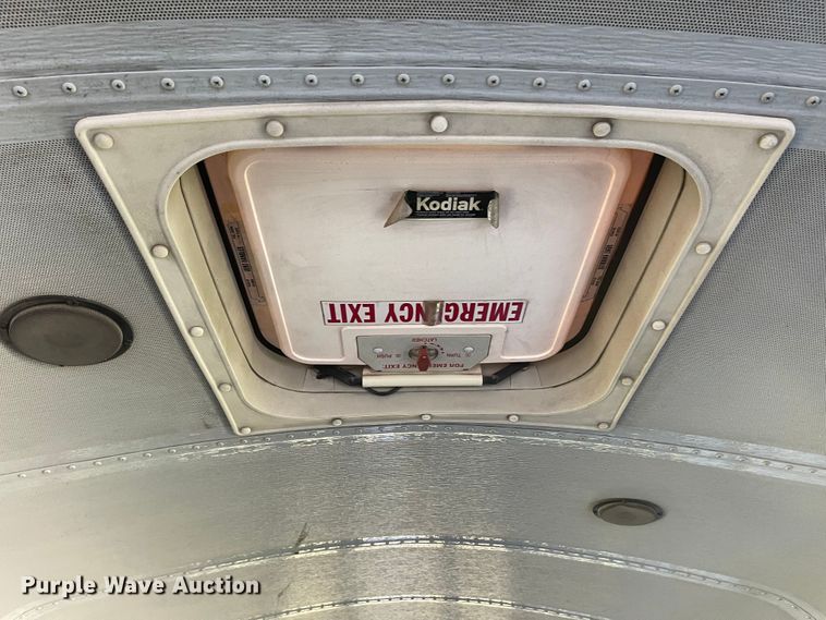 image for item JD9337 2000 Freightliner  school bus