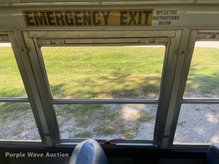 image for item JD9337 2000 Freightliner  school bus