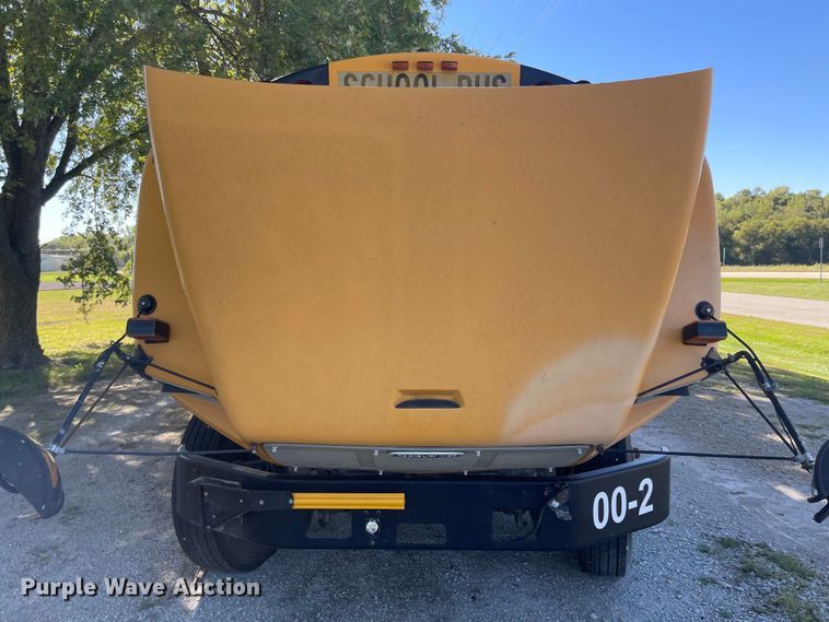 image for item JD9337 2000 Freightliner  school bus