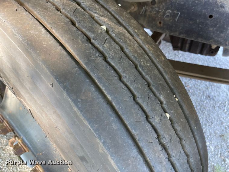 image for item JD9337 2000 Freightliner  school bus