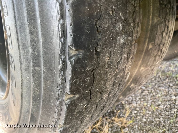 image for item JD9337 2000 Freightliner  school bus