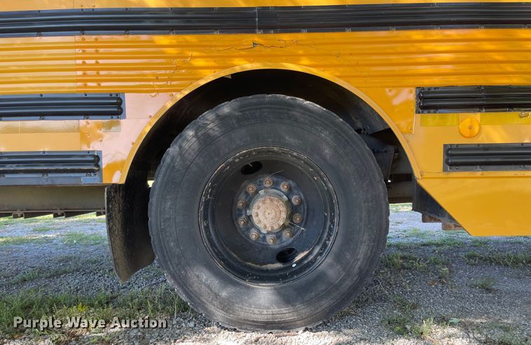 image for item JD9337 2000 Freightliner  school bus