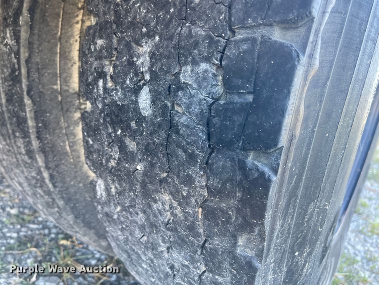 image for item JD9337 2000 Freightliner  school bus