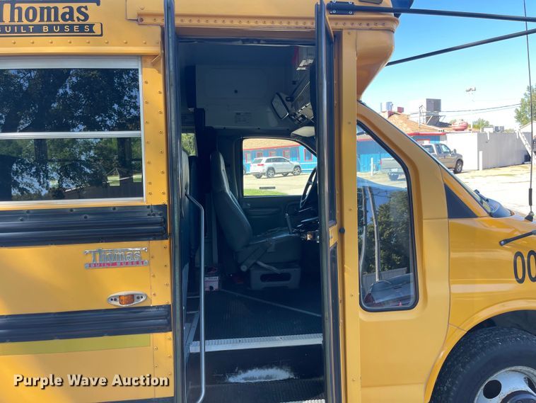 image for item JD9338 2001 Thomas  school bus