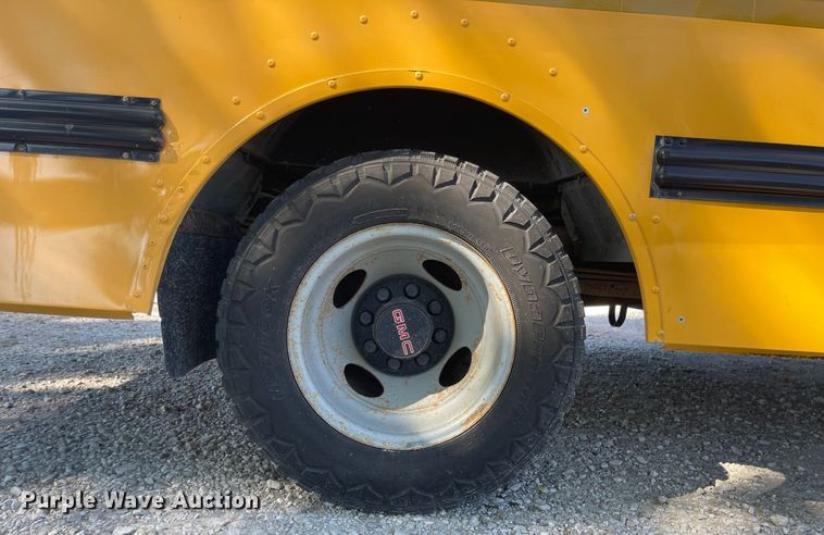 image for item JD9338 2001 Thomas  school bus