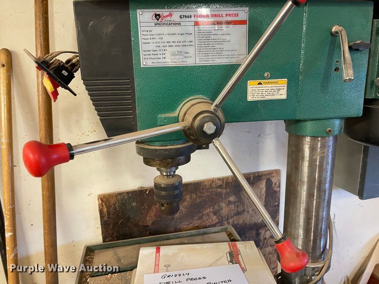 image for item JD9343 2004 Grizzly G7948  drill press
