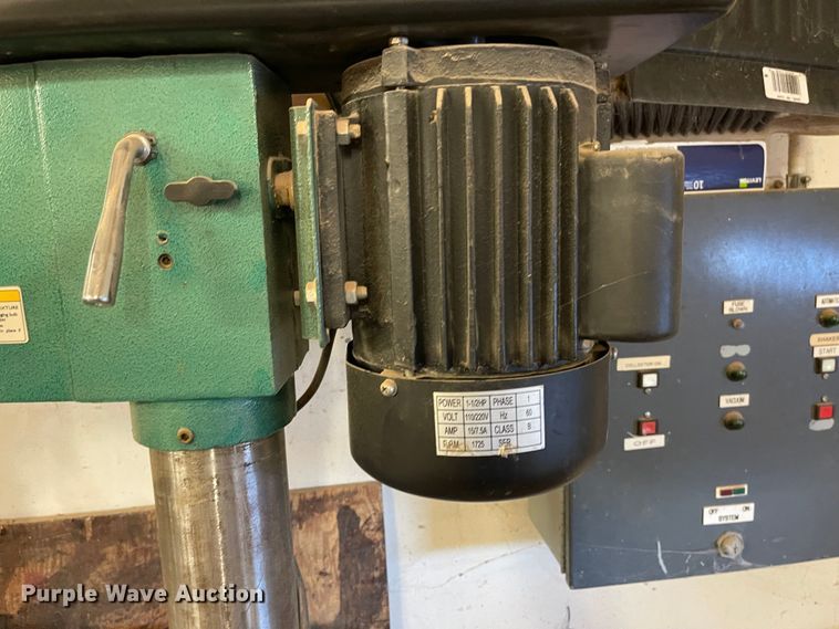 image for item JD9343 2004 Grizzly G7948  drill press