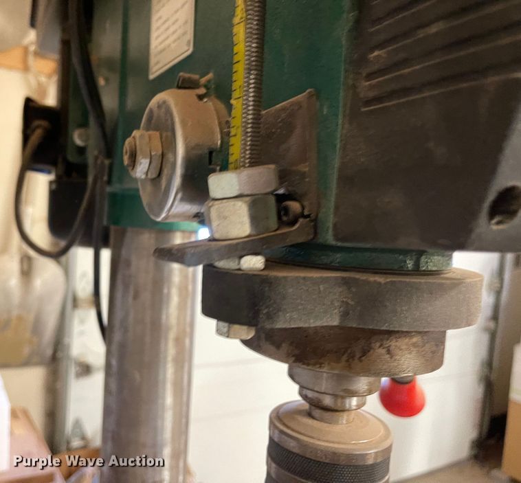 image for item JD9343 2004 Grizzly G7948  drill press