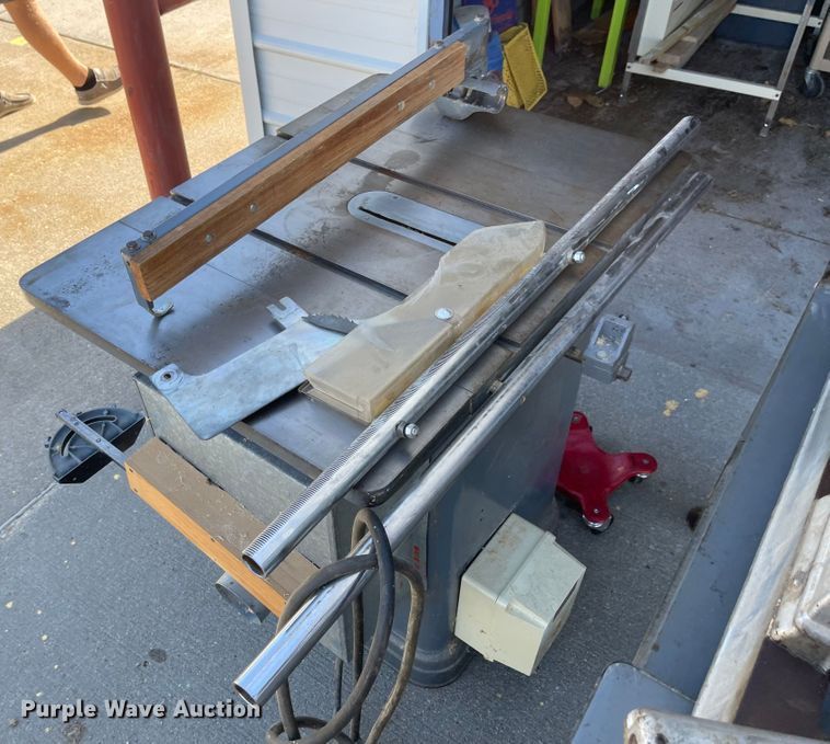 image for item JD9346 Shop tools