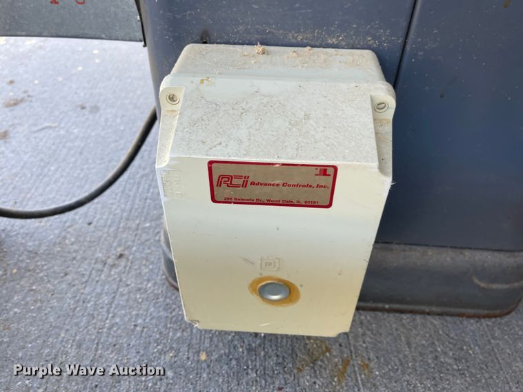 image for item JD9346 Shop tools