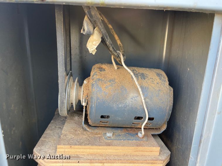 image for item JD9346 Shop tools