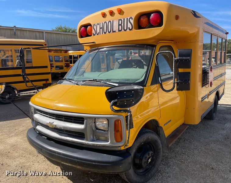image for item JD9347 2000 Chevrolet Express G3500  school bus