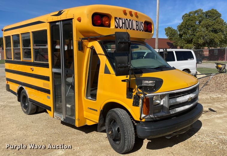 image for item JD9347 2000 Chevrolet Express G3500  school bus