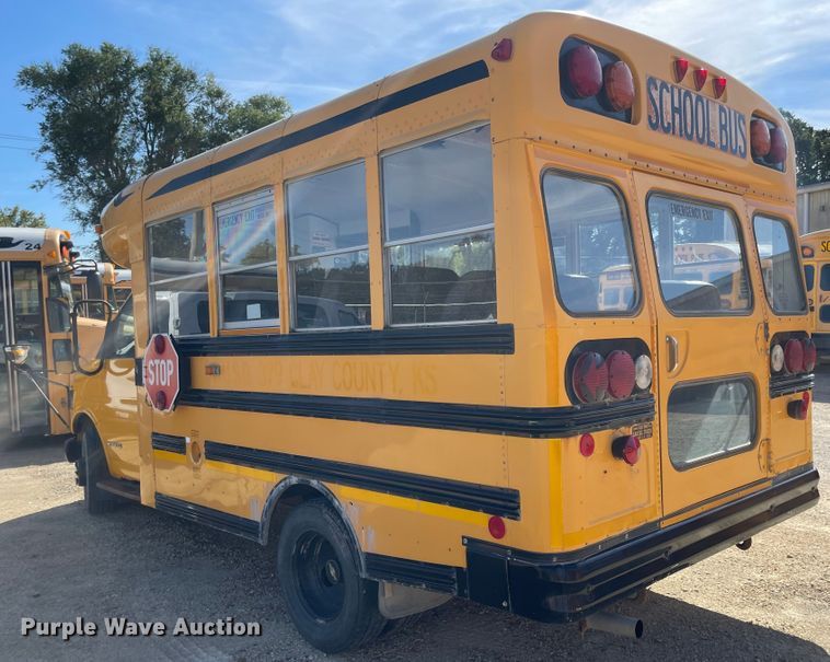 image for item JD9347 2000 Chevrolet Express G3500  school bus